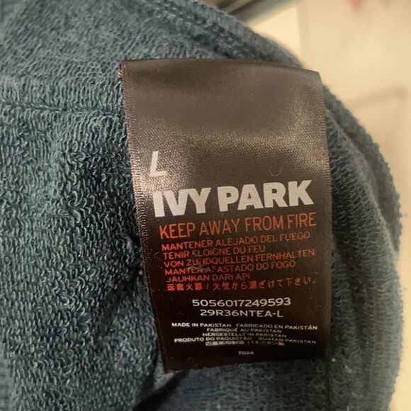 Ladies ivy PARK SHORT SHORTS - Picture 5 of 6
